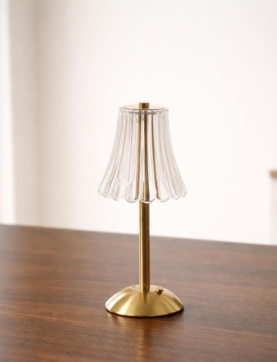 Rechargeable Brass Table Lamp – Modern Ribbed Acrylic Accent Light